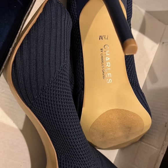 Navy Charles by Charles David Open Toe Bootie Size 7 1/2 - Picture 4 of 4